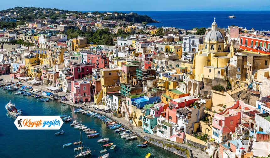 Capri Adası nerede, Capri Adası nasıl gidilir, İtalya Capri Adası gezilecek yerler