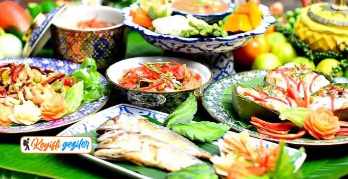 Tayland Mutfağından Lezzetler: En Sevilen Tayland Yemekleri