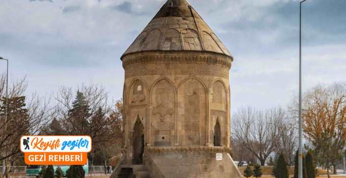 Kayseri'de Gezilecek Yerler Listesi, Kayseri'de Nereler Gezilir, Döner Kümbet Kayseri Gezi Rehberi