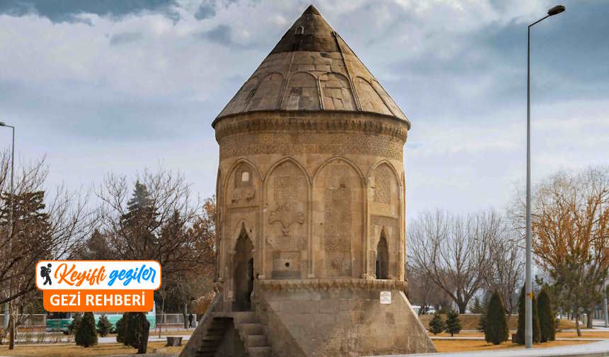 Kayseri'de Gezilecek Yerler Listesi, Kayseri'de Nereler Gezilir, Döner Kümbet Kayseri Gezi Rehberi